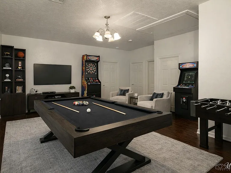 10904 Panther Ct — Photo 40
