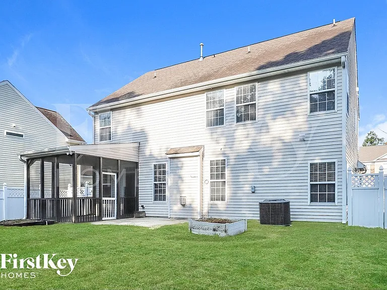 1415 Paulonia Way — Photo 14