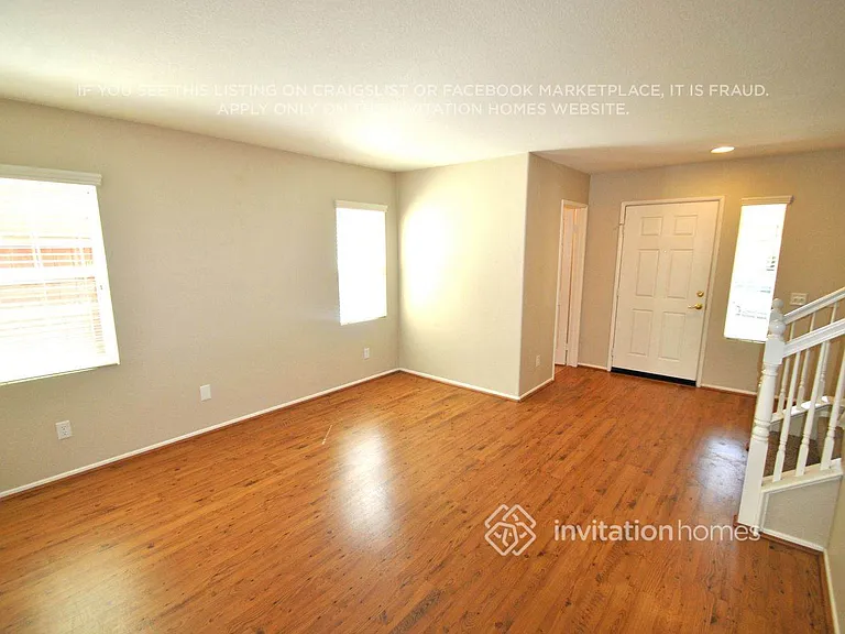 38354 Falcon Ct — Photo 2