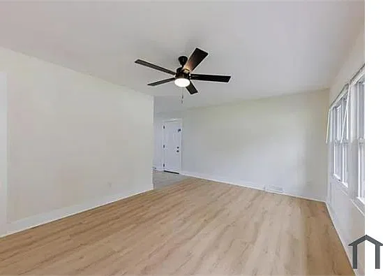 3 bed, 912 sqft, $1,700 — Photo 2