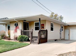 1520 4th St SW, Minot, ND 58701