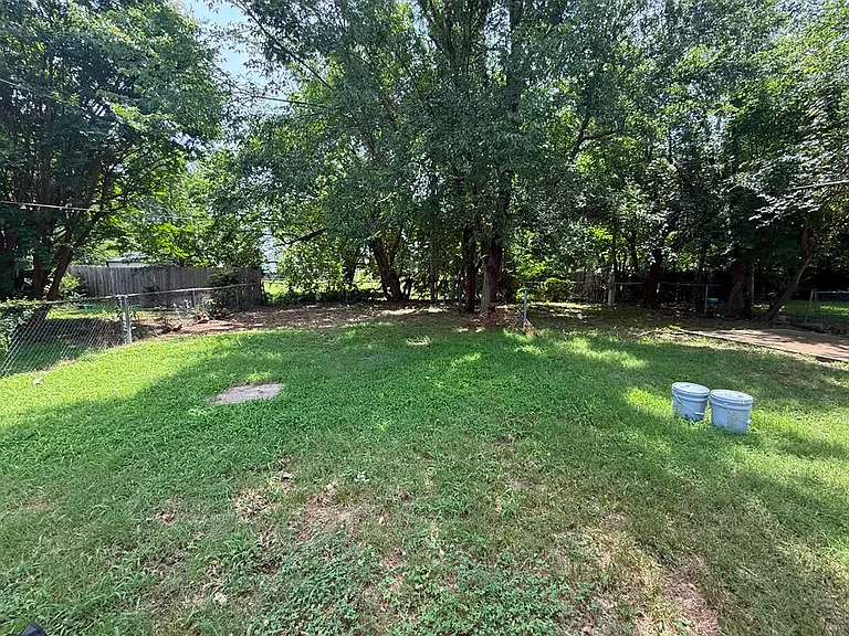 624 Lloyd Ave — Photo 17