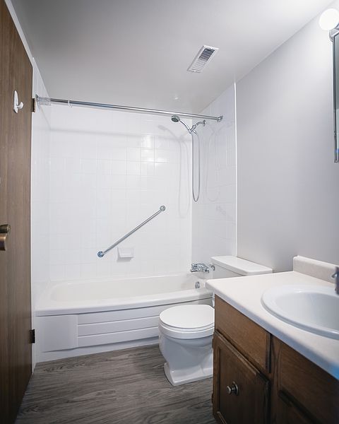 Winnipeg Apartment for rent - 2 Bedrooms — photo 13