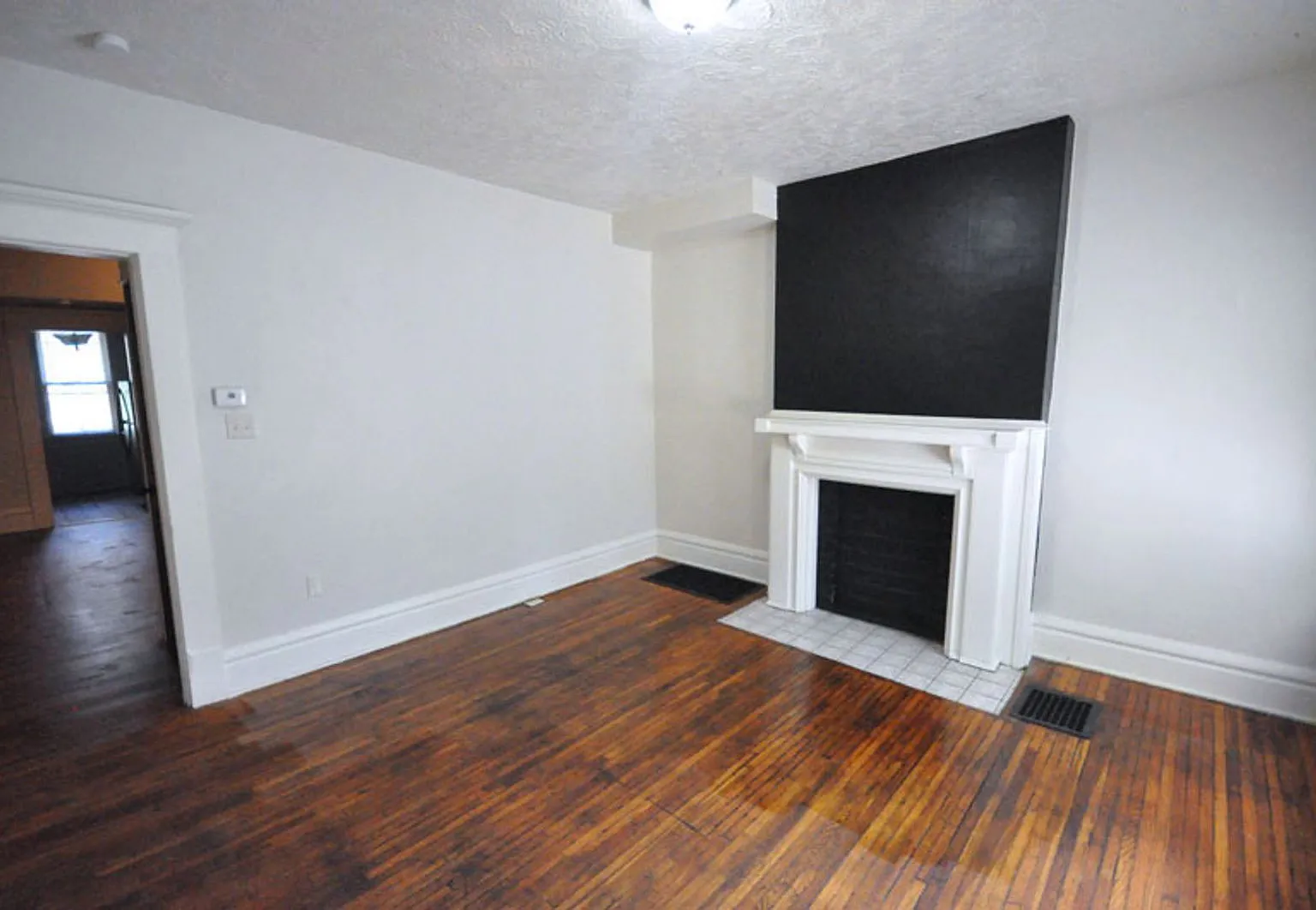 2 bed, 1.0 bath, $1,355 — Photo 2