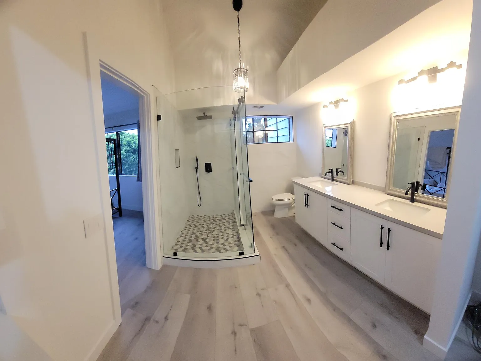1 bed, 924 sqft, $3,100 — Photo 3