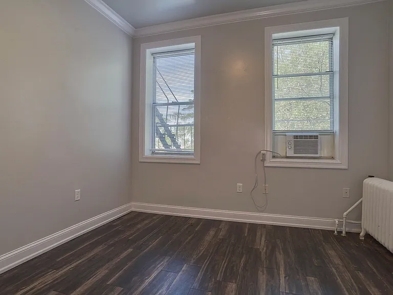 3-5 Potter Pl #4C — Photo 10