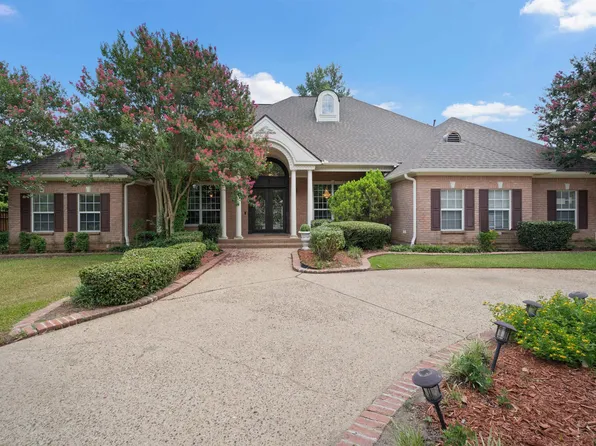 7402 Hollytree Dr, Tyler, TX 75703