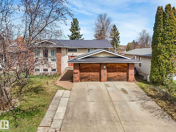 3rd image of 4512 20a Ave NW