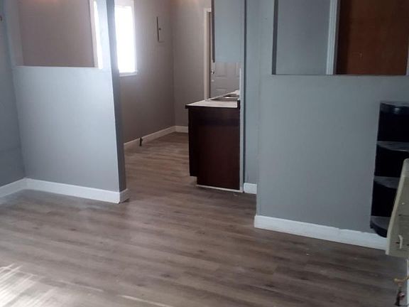 2nd image of 915 Florida Ave