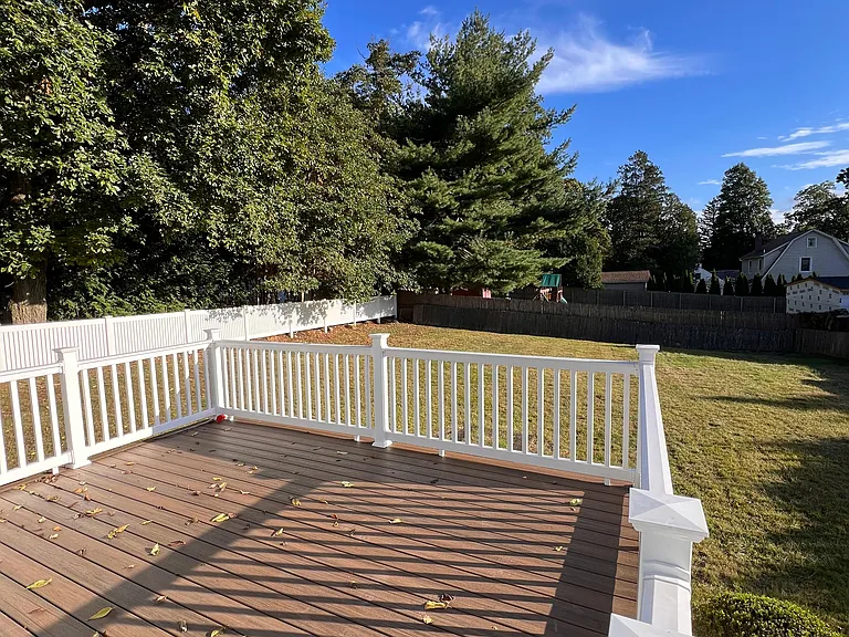 32 E Grand Ave — Photo 18