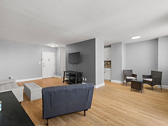 3rd image of 100 Manhattan Ave APT 1703