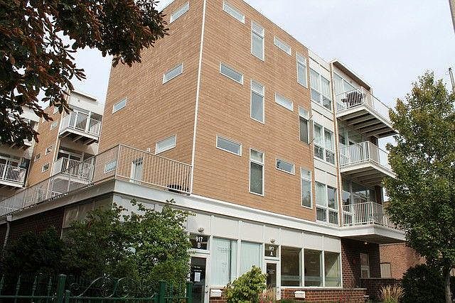 1st image of 915 S Oak Park Ave APT 2B