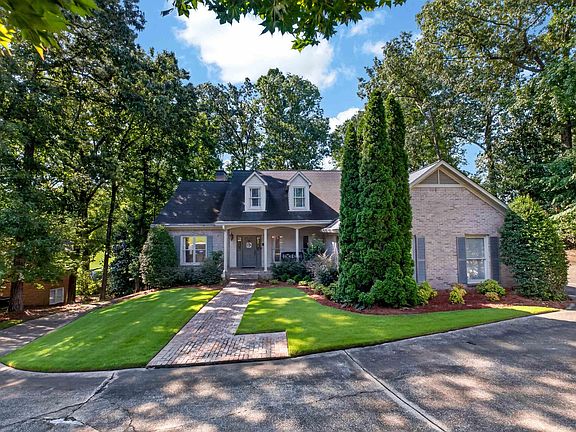 2nd image of 2916 Berkeley Dr
