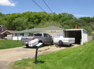 110 Green Acres Dr, Wellsburg, WV 26070