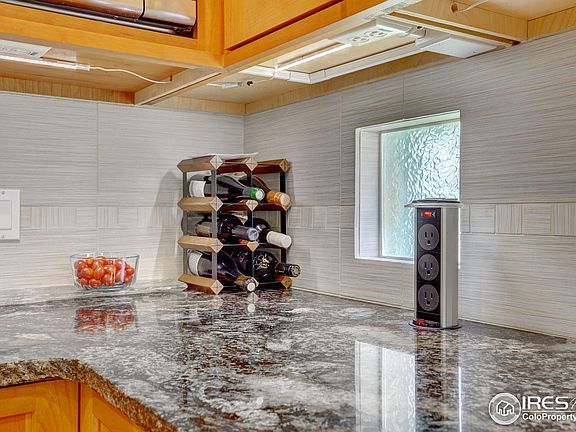 5th image of 748 Orchard Ct