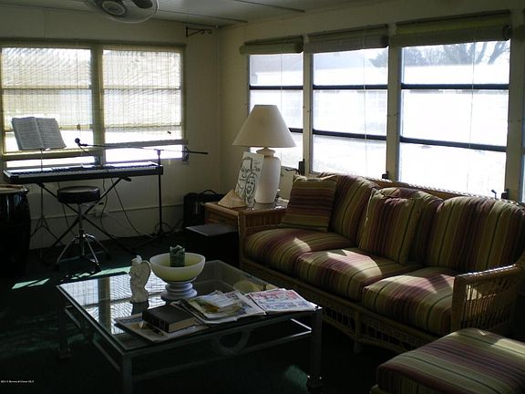 5th image of 44 Everest Dr N