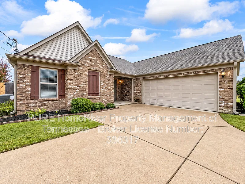3 bed, 2.0 bath, 1310 sqft, $1,745 — Photo 1