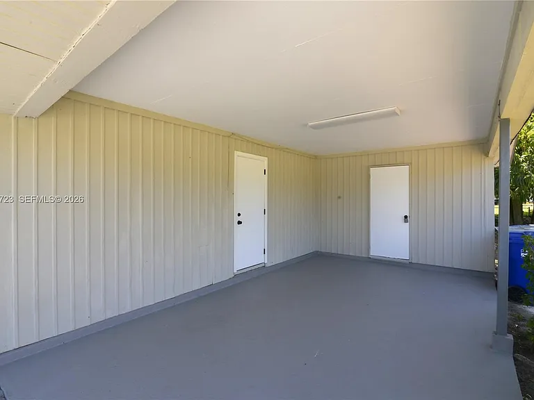 921 NW 5th Ave — Photo 20
