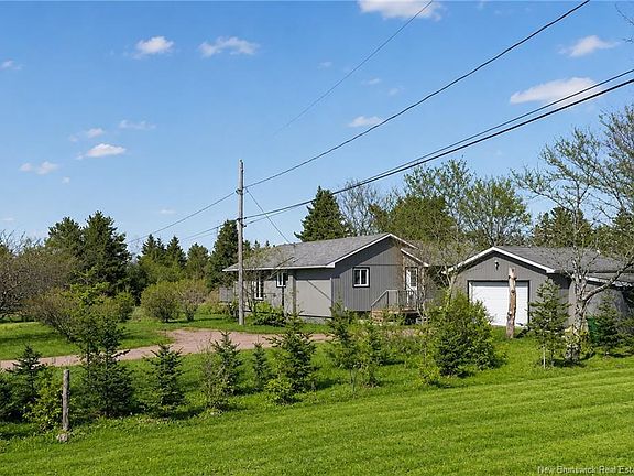 3rd image of 19 Des Lauriers Rd