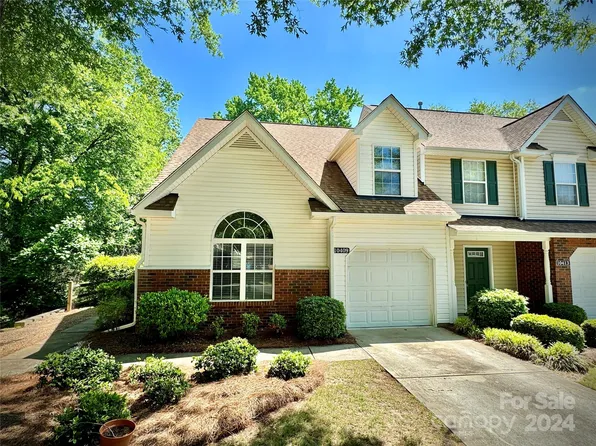 10409 Columbia Crest Ct, Charlotte, NC 28270