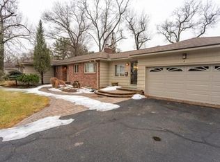 8 Grassy Gutter Rd, Longmeadow, MA 01106