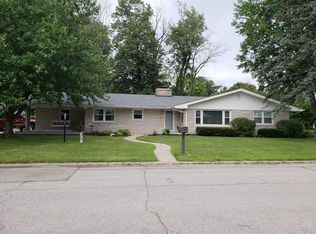 1020 Maple Dr, Greenfield, IN 46140