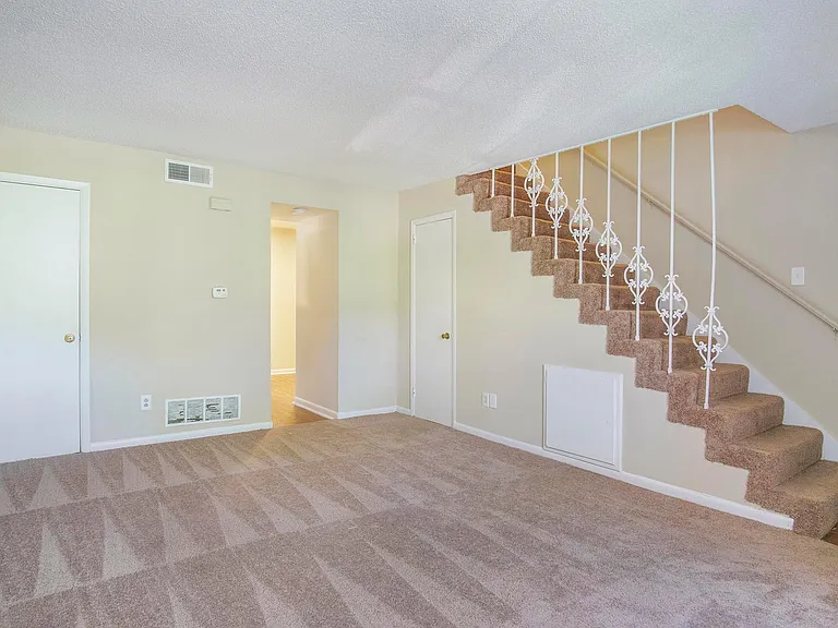3267 Warringwood Dr — Photo 13