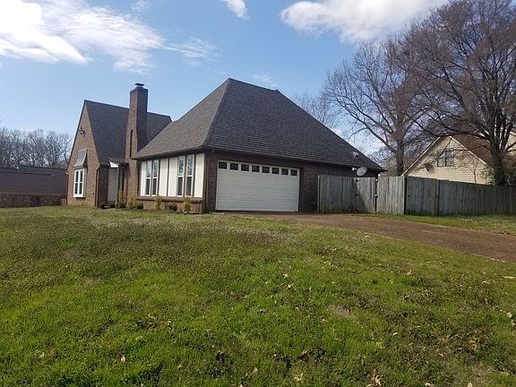 3rd image of 8570 Chippingham Dr