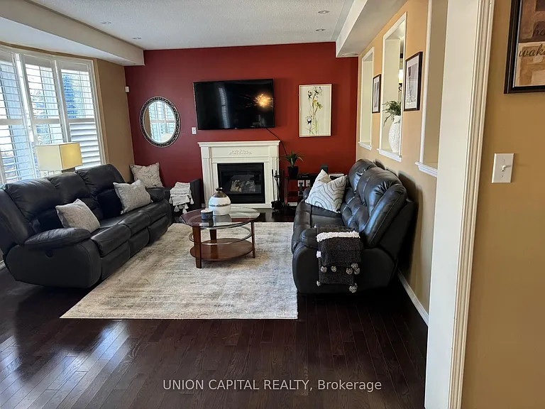 21 Denbury Ct #B — Photo 5