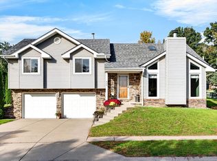 406 Maple Dr, Treynor, IA 51575