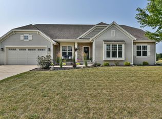 615 Prairie Hill Ave, Mukwonago, WI 53149