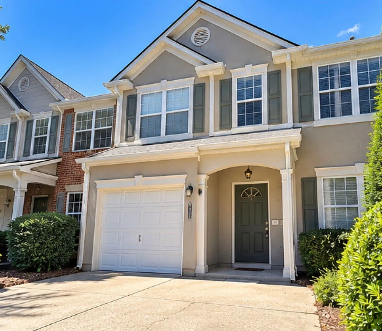 3 Bedroom, 2.5 Bath townhome in Alpharetta — Photo 1