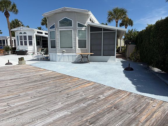 3rd image of 2912 Dockside Ln #2