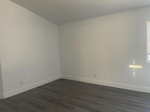 5th image of 1307 Hill Spring Ct