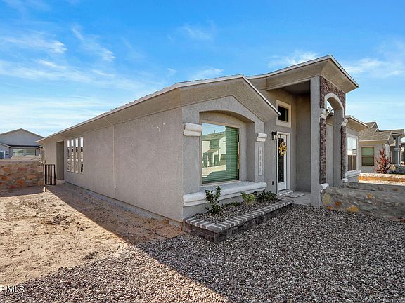 2nd image of 2833 Maria Casas St