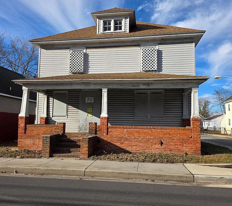 1st image of 711 E Church St