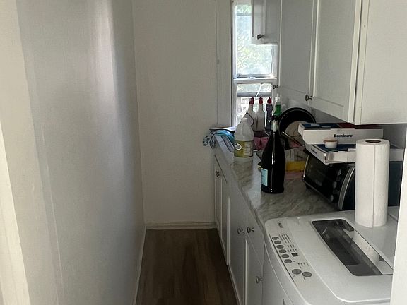3rd image of 54 Esther St #2