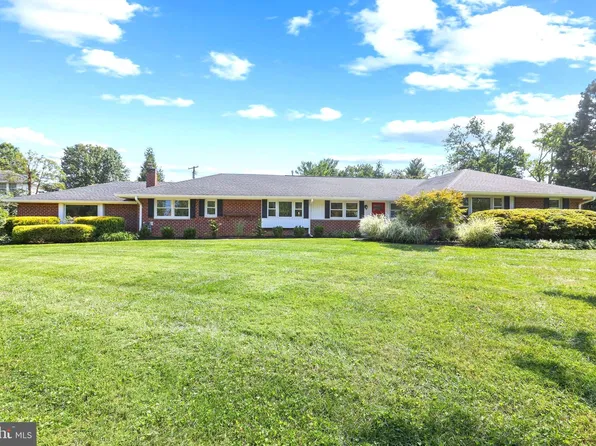 305 Gateswood Rd, Lutherville Timonium, MD 21093