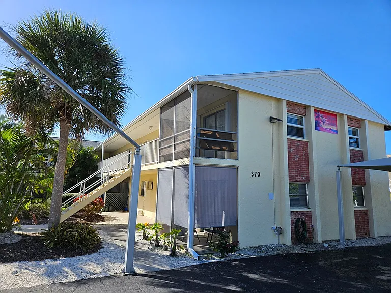 370 Base Ave E #210 — Photo 11
