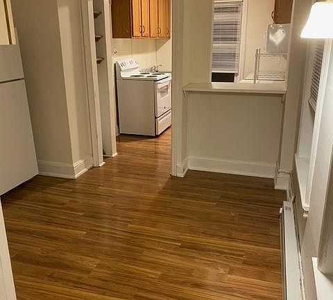 4th image of 361 Jackson Ave APT 2