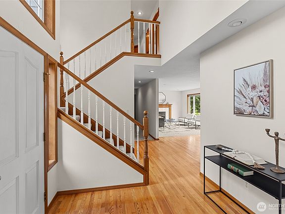 2nd image of 1531 9th Street SE