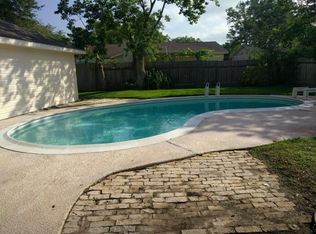 15511 Saint Cloud Dr, Houston, TX 77062