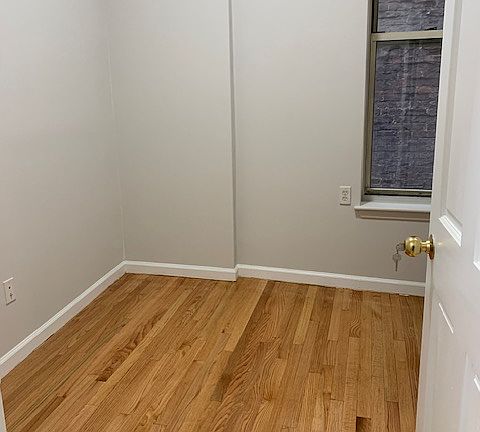 5th image of 184 W 4th St APT 4