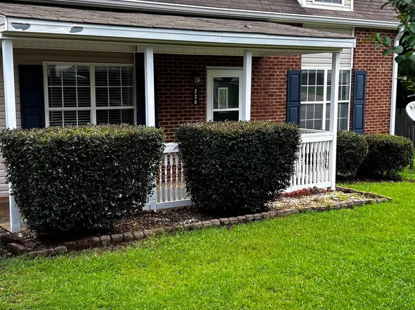 220 Sunflower Dr, Bonaire, GA 31005