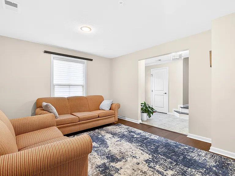 408 Fairmont Dr — Photo 5