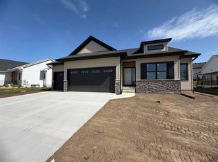 1290 Osage Ln, North Liberty, IA 52317