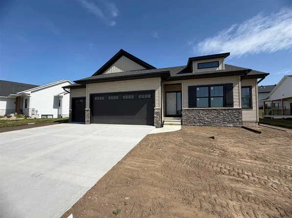 1290 Osage Ln, North Liberty, IA 52317