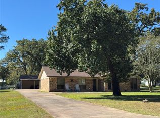 150 Schooner Dr, Trinity, TX 75862