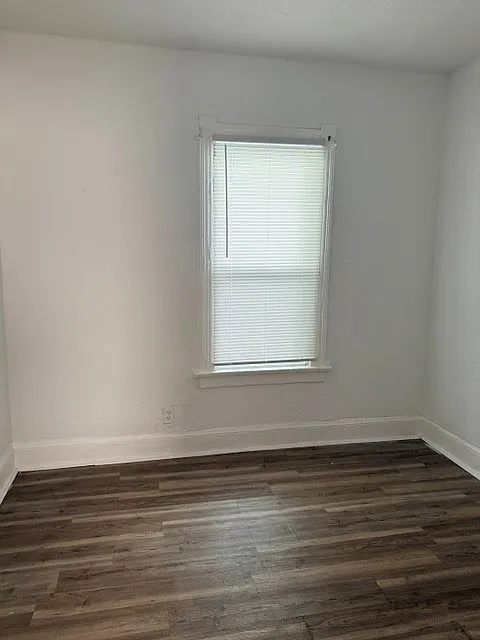 25 E Pearl St - HSE — Photo 4