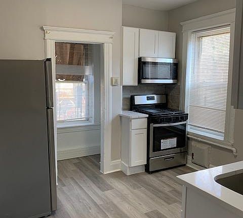 3rd image of 234 Jewett Ave